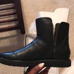 ugg womens abree mini leather boots